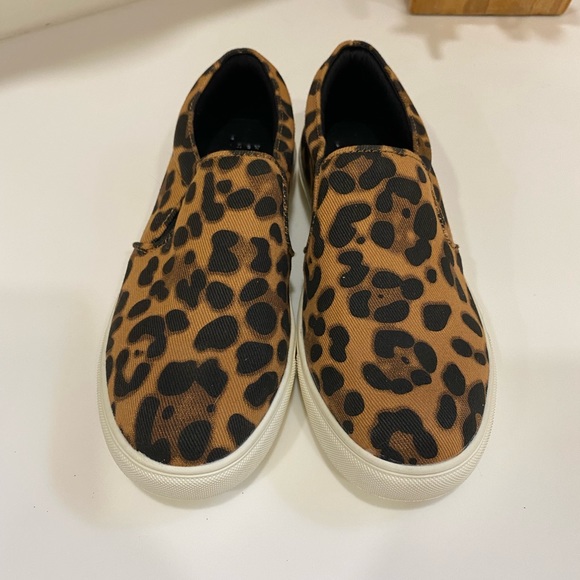 One Fine Day Sz 7 Leopard Shoes 🐆 - Picture 2 of 3